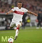 04.04.2026, Fussball 1. Bundesliga 2025/2026, 28.Spieltag, VfB Stuttgart - Borussia Dortmund, in der MHP-Arena Stuttgart, Jamie Leweling (Stuttgart) am Ball.
 

