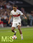 04.04.2026, Fussball 1. Bundesliga 2025/2026, 28.Spieltag, VfB Stuttgart - Borussia Dortmund, in der MHP-Arena Stuttgart, Nikolas Nartey (Stuttgart) am Ball  