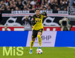 04.04.2026, Fussball 1. Bundesliga 2025/2026, 28.Spieltag, VfB Stuttgart - Borussia Dortmund, in der MHP-Arena Stuttgart, Ramy Bensebaini (Borussia Dortmund) am Ball 