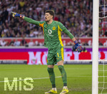 04.04.2026, Fussball 1. Bundesliga 2025/2026, 28.Spieltag, VfB Stuttgart - Borussia Dortmund, in der MHP-Arena Stuttgart, Torwart Gregor Kobel (Borussia Dortmund) gibt Anweisungen, zeigt, gestikuliert, gibt Kommandos, Anweisungen, gibt Anweisungen, zeigend, gestikulierend, , 