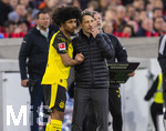 04.04.2026, Fussball 1. Bundesliga 2025/2026, 28.Spieltag, VfB Stuttgart - Borussia Dortmund, in der MHP-Arena Stuttgart, re: Trainer Niko Kovac (Borussia Dortmund) wechselt Karim Adeyemi (Borussia Dortmund) ein.
