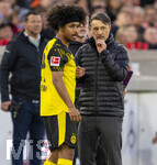 04.04.2026, Fussball 1. Bundesliga 2025/2026, 28.Spieltag, VfB Stuttgart - Borussia Dortmund, in der MHP-Arena Stuttgart, re: Trainer Niko Kovac (Borussia Dortmund) wechselt Karim Adeyemi (Borussia Dortmund) ein. 