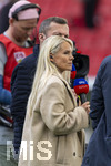 04.04.2026, Fussball 1. Bundesliga 2025/2026, 28.Spieltag, VfB Stuttgart - Borussia Dortmund, in der MHP-Arena Stuttgart, Julia Simic und Lothar Matthäus bei SKY-Sport TV  