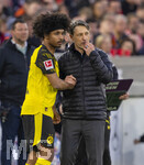 04.04.2026, Fussball 1. Bundesliga 2025/2026, 28.Spieltag, VfB Stuttgart - Borussia Dortmund, in der MHP-Arena Stuttgart, re: Trainer Niko Kovac (Borussia Dortmund) wechselt Karim Adeyemi (Borussia Dortmund) ein. 