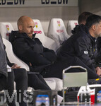 04.04.2026, Fussball 1. Bundesliga 2025/2026, 28.Spieltag, VfB Stuttgart - Borussia Dortmund, in der MHP-Arena Stuttgart, Sportdirektor Ole Book (Borussia Dortmund) nachdenklich 