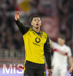 04.04.2026, Fussball 1. Bundesliga 2025/2026, 28.Spieltag, VfB Stuttgart - Borussia Dortmund, in der MHP-Arena Stuttgart, Jobe Bellingham (Borussia Dortmund) gibt Anweisungen, zeigt, gestikuliert, gibt Kommandos, Anweisungen, gibt Anweisungen, zeigend, gestikulierend,  
