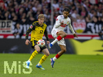 04.04.2026, Fussball 1. Bundesliga 2025/2026, 28.Spieltag, VfB Stuttgart - Borussia Dortmund, in der MHP-Arena Stuttgart, v.li: Daniel Svensson (Borussia Dortmund) gegen Lorenz Assignon (Stuttgart) 