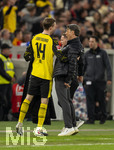 04.04.2026, Fussball 1. Bundesliga 2025/2026, 28.Spieltag, VfB Stuttgart - Borussia Dortmund, in der MHP-Arena Stuttgart, Maximilian Beier (Borussia Dortmund) und Trainer Niko Kovac (Borussia Dortmund) jubeln