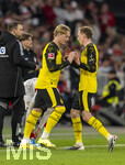 04.04.2026, Fussball 1. Bundesliga 2025/2026, 28.Spieltag, VfB Stuttgart - Borussia Dortmund, in der MHP-Arena Stuttgart, von links:  Julian Brandt (Borussia Dortmund) kommt für Maximilian Beier (Borussia Dortmund) ins Spiel.