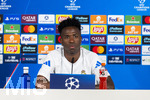 06.04.2026,  Fussball UEFA Championsleague 2025/2026: Vor dem Viertelfinale, Real Madrid - FC Bayern München, Am Vortag des Spieles Pressekonferenz von Real Madrid im Estadio Bernabeu in Madrid (Spanien),  Vinicius Junior (Real Madrid) vor den Journalisten
  
