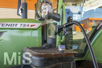 07.04.2026, Landwirtschaft, Bad Wörishofen im Allgäu. Bauern kämpfen mit hohen Diesel-Preisen für ihre Landmaschinen. Hier wird ein Fendt-Traktor beim V-Markt in Bad Wörishofen betankt.