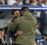 07.04.2026, Fussball UEFA Championsleague 2025/2026: Viertelfinale, Real Madrid - FC Bayern München, im Estadio Bernabeu in Madrid (Spanien),  Trainer Vincent Kompany (re, FC Bayern München) shakehands mit Trainer Alvaro Arbeloa (Real Madrid) 
  
