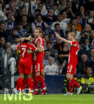 07.04.2026, Fussball UEFA Championsleague 2025/2026: Viertelfinale, Real Madrid - FC Bayern München, im Estadio Bernabeu in Madrid (Spanien),  Torjubel li: Luis Diaz (FC Bayern München) mit Serge Gnabry (FC Bayern München), Harry Kane (FC Bayern München) Konrad Laimer (FC Bayern München) 
  
