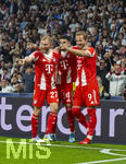 07.04.2026, Fussball UEFA Championsleague 2025/2026: Viertelfinale, Real Madrid - FC Bayern München, im Estadio Bernabeu in Madrid (Spanien),  Torjubel zum 2:0 Harry Kane (re, FC Bayern München), Luis Diaz (FC Bayern München), Konrad Laimer (FC Bayern München), 