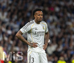 07.04.2026, Fussball UEFA Championsleague 2025/2026: Viertelfinale, Real Madrid - FC Bayern München, im Estadio Bernabeu in Madrid (Spanien),  Eder Militao (Real Madrid) nachdenklich 
  
