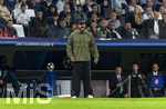 07.04.2026, Fussball UEFA Championsleague 2025/2026: Viertelfinale, Real Madrid - FC Bayern München, im Estadio Bernabeu in Madrid (Spanien),  Trainer Vincent Kompany (FC Bayern München) gibt Anweisungen, zeigt, gestikuliert, gibt Kommandos, Anweisungen, gibt Anweisungen, zeigend, gestikulierend,  
  

