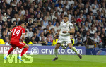 07.04.2026, Fussball UEFA Championsleague 2025/2026: Viertelfinale, Real Madrid - FC Bayern München, im Estadio Bernabeu in Madrid (Spanien),  v.li: Luis Diaz (FC Bayern München), Kylian Mbappe (Real Madrid) 
  
