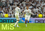 07.04.2026, Fussball UEFA Championsleague 2025/2026: Viertelfinale, Real Madrid - FC Bayern München, im Estadio Bernabeu in Madrid (Spanien),  Jude Bellingham (Real Madrid) und Trent Alexander-Arnold (Real Madrid) 
  
