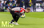 07.04.2026, Fussball UEFA Championsleague 2025/2026: Viertelfinale, Real Madrid - FC Bayern München, im Estadio Bernabeu in Madrid (Spanien),  Aufwärmen, Torwart Manuel Neuer (FC Bayern München) 
