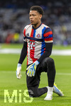 07.04.2026, Fussball UEFA Championsleague 2025/2026: Viertelfinale, Real Madrid - FC Bayern München, im Estadio Bernabeu in Madrid (Spanien),  Aufwärmen, Torwart Leonard Prescott (FC Bayern München)