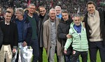 10.04.2026, Fussball 1. Bundesliga 2025/2026, 29.Spieltag, FC Augsburg - TSG 1899 Hoffenheim, in der WWK-Arena Augsburg. Aufstiegsmannschaft von vor 20 Jahren, die Mannschft iist in die 2. Bundesliga aufgestiegen. Mit Trainer Rainer Hörgl 
 


