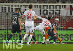 10.04.2026, Fussball 1. Bundesliga 2025/2026, 29.Spieltag, FC Augsburg - TSG 1899 Hoffenheim, in der WWK-Arena Augsburg. Alexis Julian Claude-Maurice (FC Augsburg) trifft zum 1:0 gegen Torwart Oliver Baumann (TSG 1899 Hoffenheim) v.l. Andrei Kramaric (TSG 1899 Hoffenheim), Ozan Kabak (TSG 1899 Hoffenheim), Arthur Chaves (FC Augsburg), Torwart Oliver Baumann (TSG 1899 Hoffenheim), Alexis Julian Claude-Maurice (FC Augsburg) und Albian Hajdari (TSG 1899 Hoffenheim) 
 

