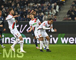 10.04.2026, Fussball 1. Bundesliga 2025/2026, 29.Spieltag, FC Augsburg - TSG 1899 Hoffenheim, in der WWK-Arena Augsburg. Alexis Julian Claude-Maurice (FC Augsburg) ärgert sich , er hat zuvor einen Elfmeter verschossen
 

