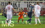 10.04.2026, Fussball 1. Bundesliga 2025/2026, 29.Spieltag, FC Augsburg - TSG 1899 Hoffenheim, in der WWK-Arena Augsburg. Torwart Oliver Baumann (TSG 1899 Hoffenheim) in Aktion.
