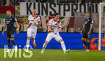 10.04.2026, Fussball 1. Bundesliga 2025/2026, 29.Spieltag, FC Augsburg - TSG 1899 Hoffenheim, in der WWK-Arena Augsburg. Torjubel Michael Gregoritsch (mitte, Augsburg) 
