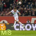 10.04.2026, Fussball 1. Bundesliga 2025/2026, 29.Spieltag, FC Augsburg - TSG 1899 Hoffenheim, in der WWK-Arena Augsburg. Robin Fellhauer (Augsburg) Kopfball