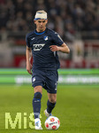 10.04.2026, Fussball 1. Bundesliga 2025/2026, 29.Spieltag, FC Augsburg - TSG 1899 Hoffenheim, in der WWK-Arena Augsburg. Albian Hajdari (TSG 1899 Hoffenheim) mit Kopf-Turban-Verband