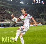 10.04.2026, Fussball 1. Bundesliga 2025/2026, 29.Spieltag, FC Augsburg - TSG 1899 Hoffenheim, in der WWK-Arena Augsburg. Michael Gregoritsch (Augsburg) am Ball 