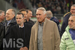 10.04.2026, Fussball 1. Bundesliga 2025/2026, 29.Spieltag, FC Augsburg - TSG 1899 Hoffenheim, in der WWK-Arena Augsburg. FCA-Aufstiegsmannschaft von vor 20 Jahren (2006), die ehemaligen FCA-Profis, die in der Saison 2005/2006 den Aufstieg in die 2. Bundesliga erreicht haben.  Mit dem damaligen Trainer Rainer Hörgl (re) am Spielfeldrand vor dem Spiel,
