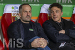 10.04.2026, Fussball 1. Bundesliga 2025/2026, 29.Spieltag, FC Augsburg - TSG 1899 Hoffenheim, in der WWK-Arena Augsburg. Trainer Manuel Baum (FC Augsburg) nachdenklich 