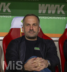 10.04.2026, Fussball 1. Bundesliga 2025/2026, 29.Spieltag, FC Augsburg - TSG 1899 Hoffenheim, in der WWK-Arena Augsburg. Trainer Manuel Baum (FC Augsburg) nachdenklich 