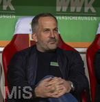 10.04.2026, Fussball 1. Bundesliga 2025/2026, 29.Spieltag, FC Augsburg - TSG 1899 Hoffenheim, in der WWK-Arena Augsburg. Trainer Manuel Baum (FC Augsburg) nachdenklich 