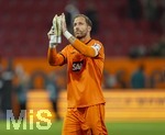 10.04.2026, Fussball 1. Bundesliga 2025/2026, 29.Spieltag, FC Augsburg - TSG 1899 Hoffenheim, in der WWK-Arena Augsburg. Torwart Oliver Baumann (TSG 1899 Hoffenheim) nachdenklicher Abgang 