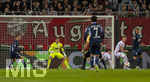 10.04.2026, Fussball 1. Bundesliga 2025/2026, 29.Spieltag, FC Augsburg - TSG 1899 Hoffenheim, in der WWK-Arena Augsburg. mitte: Torwart Finn Dahmen (FC Augsburg) 