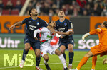 10.04.2026, Fussball 1. Bundesliga 2025/2026, 29.Spieltag, FC Augsburg - TSG 1899 Hoffenheim, in der WWK-Arena Augsburg. v.li: Ozan Kabak (TSG 1899 Hoffenheim), Alexis Julian Claude-Maurice (FC Augsburg), Robin Hranac (TSG 1899 Hoffenheim) 