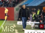 10.04.2026, Fussball 1. Bundesliga 2025/2026, 29.Spieltag, FC Augsburg - TSG 1899 Hoffenheim, in der WWK-Arena Augsburg. Trainer Manuel Baum (FC Augsburg) nachdenklich 