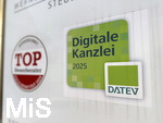 12.04.2026,  Bad Wörishofen, Schild bei einem Steuerberater weist auf die Digitale Kanzlei (DATEV-Sofware) hin.