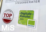 12.04.2026,  Bad Wörishofen, Schild bei einem Steuerberater weist auf die Digitale Kanzlei (DATEV-Sofware) hin.