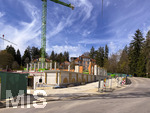12.04.2026, Bad Wörishofen (Unterallgäu), Baustelle Löwenbräu-Arkaden Bad Wörishofen, das alte Restaurant und ehemalige Brauerei wurde 2022 abgerissen um eine neue Wohnanlage zu errichten. Der Neubau der Firma Glass kommt zügig voran, das Untergeschoss ist schon gut zu erkennen mit dem Rundbau. Neben Wohnungen und Gastronomie und Tiefgaragen entsteht ein Ort der Begegnung im Herzen von Bad Wörishofen. 
