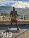 14.04.2026, Madeira, Portugal, Christiano Ronaldo als Lebensgroße (3,4m) Bronzefigur in Funchal, Portugals Superstar Cristiano Ronaldo ist auf Madeira geboren und ihm zuehren wurde 2014 van der Hafenpromenade diese Plastik aufgestellt. 