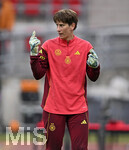 14.04.2026,  WM-Qualifikation Europa, Frauen 2026, 3.Spieltag, Deutschland - Österreich, im Max-Morlock-Stadion Nürnberg, Torhüterin Ann-Katrin Berger (Deutschland) beim Aufwärmen.