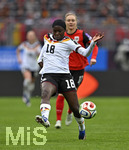 14.04.2026,  WM-Qualifikation Europa, Frauen 2026, 3.Spieltag, Deutschland - Österreich, im Max-Morlock-Stadion Nürnberg, Nicole Anyomi (Deutschland) gegen Sarah Puntigam (Österreich) 