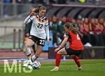14.04.2026,  WM-Qualifikation Europa, Frauen 2026, 3.Spieltag, Deutschland - Österreich, im Max-Morlock-Stadion Nürnberg, v.l. Jule Brand (Deutschland) gegen Chiara D'Angelo (Österreich)