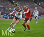 14.04.2026,  WM-Qualifikation Europa, Frauen 2026, 3.Spieltag, Deutschland - Österreich, im Max-Morlock-Stadion Nürnberg, v.l. Jule Brand (Deutschland) gegen Barbara Dunst (Österreich) 