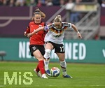 14.04.2026,  WM-Qualifikation Europa, Frauen 2026, 3.Spieltag, Deutschland - Österreich, im Max-Morlock-Stadion Nürnberg, Franziska Kett (Deutschland) asetzt sich durch.