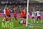 14.04.2026,  WM-Qualifikation Europa, Frauen 2026, 3.Spieltag, Deutschland - Österreich, im Max-Morlock-Stadion Nürnberg, Torhüterin Mariella El Sherif (Österreich) am Boden. Linda Dallmann (Deutschland) und Nicole Anyomi (Deutschland) jubeln